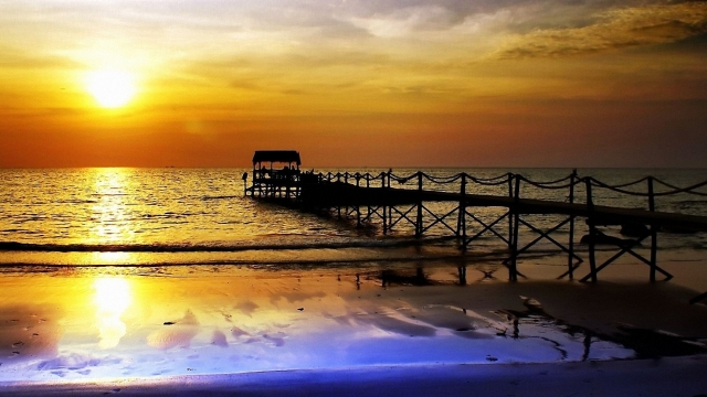 铝合金夹芯板笼式足球